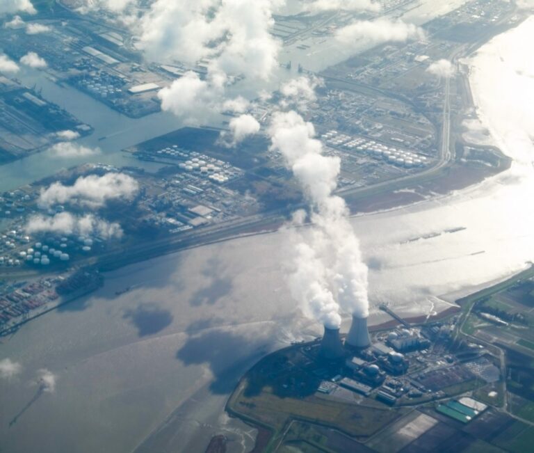 nuclear-power-station-fuel-and-power-generation-nuclear-energy-geothermal-power-station-electricity_t20_NxR092